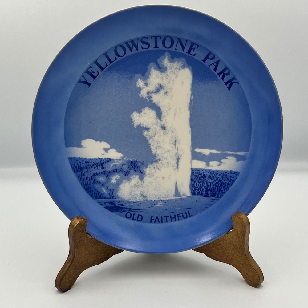 Yellowstone Park Old Faithful Decorative‎ Plate Souvenir Collectible 8.5"